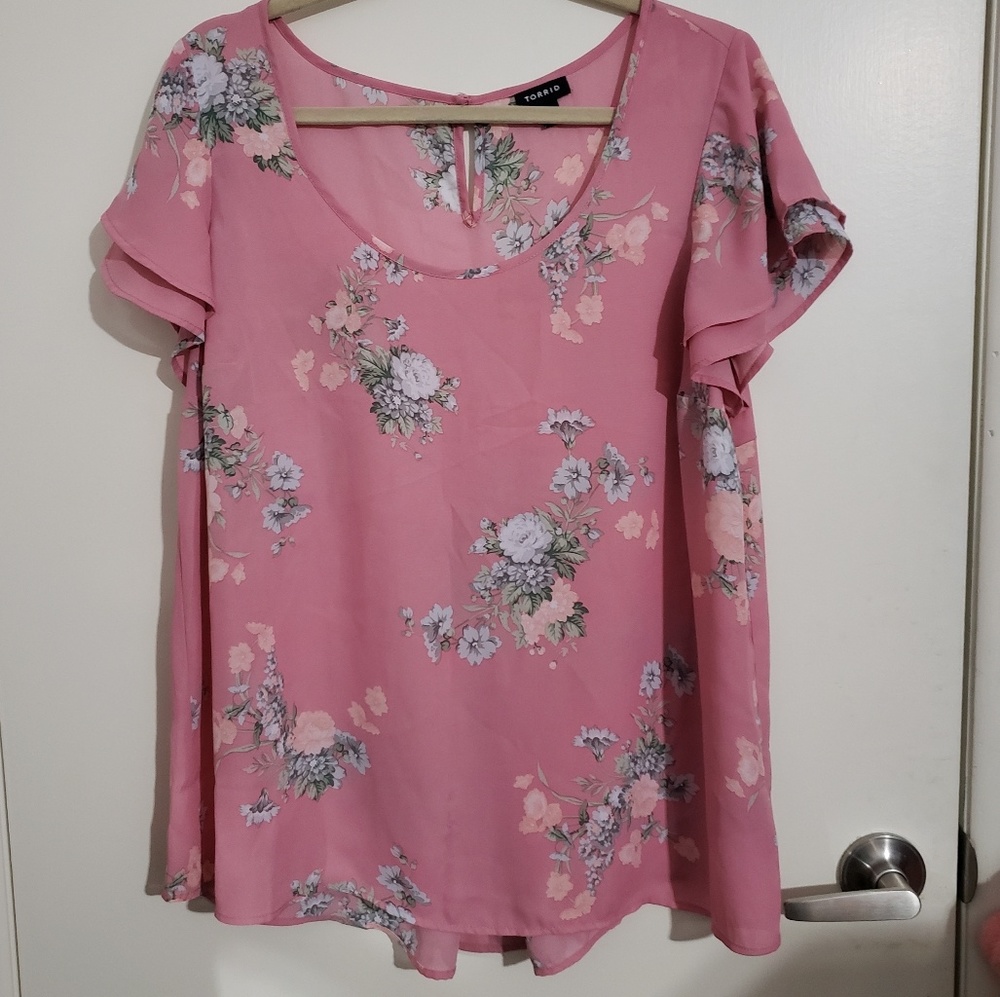 Torrid 00 Pink Floral Flutter Sleeve Blouse